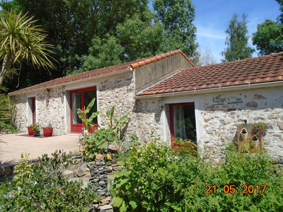 Bed and Breakfast Les Trois Etangs Saint-Viaud Екстер'єр фото